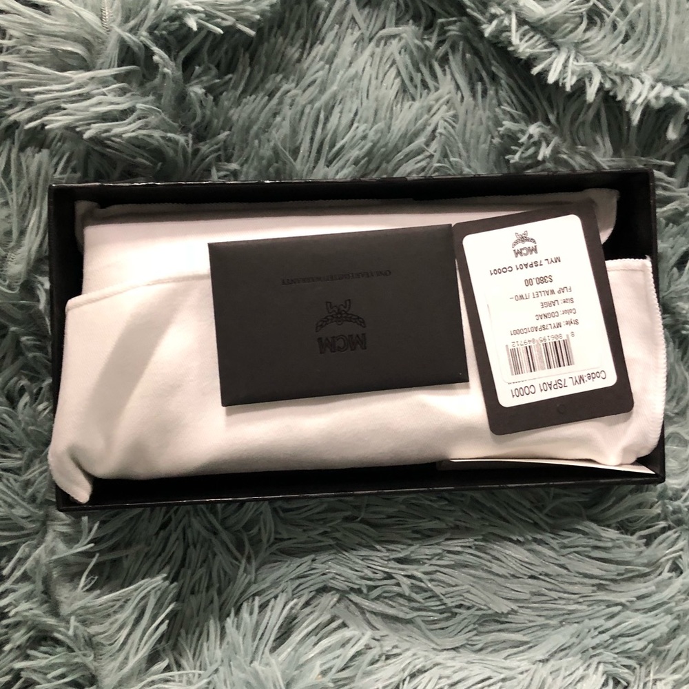 🎉HP🆕MCM Patricia Crossbody Wallet - Picture 7 of 8